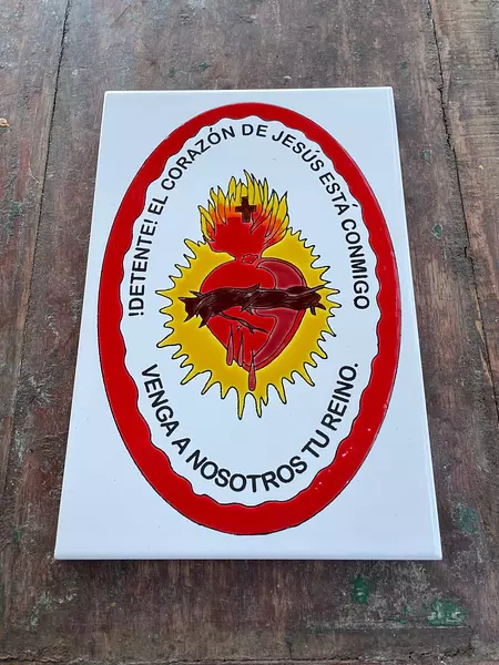 Detente El Corazón De Jesús Está Conmigo 20 X 30 Cm