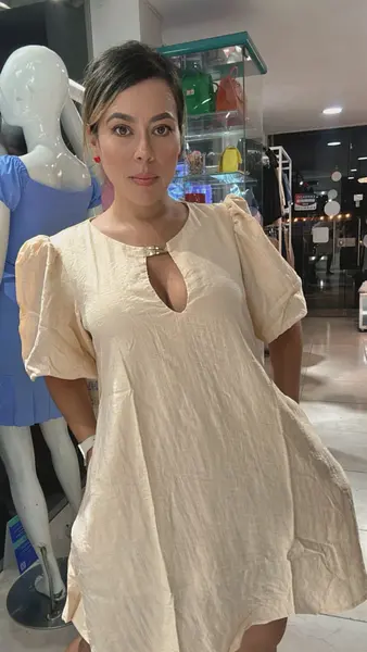 Bata Suelta Beige
