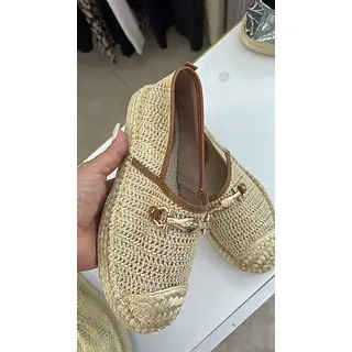 Zapato Beige – Estilo Neutro Y Elegante