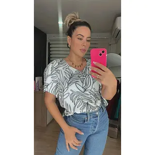 Blusa De Hojas – Fresca Y Elegante