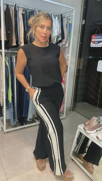 Set Negro Línea – Sofisticación Con Detalle