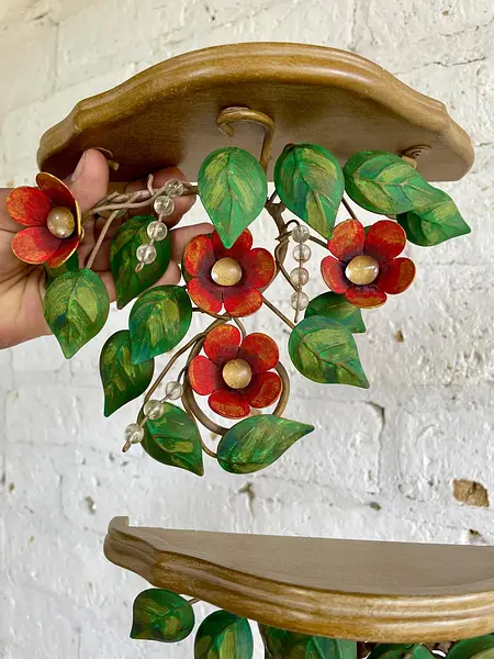 Repisas Con Flores Y Hojas Metálicas - 2000