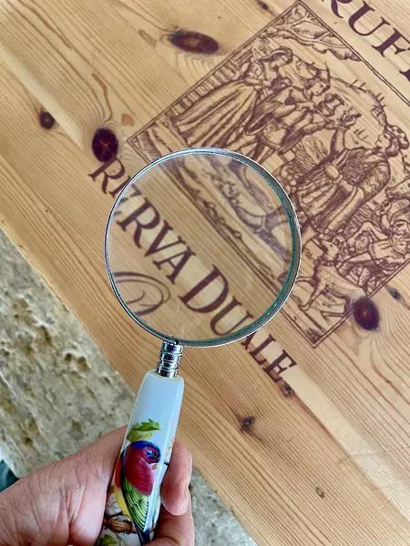 Lupa De Mano Y Mango Decorado Con Un Pájaro - U.S.A. 2005