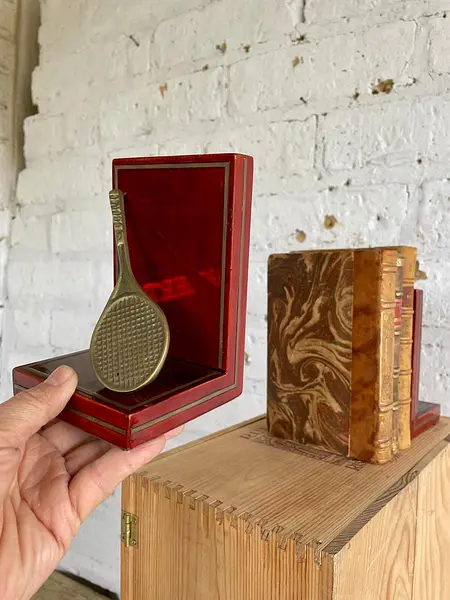 Tranca Libros Con Raquetas - U.S.A. 1980