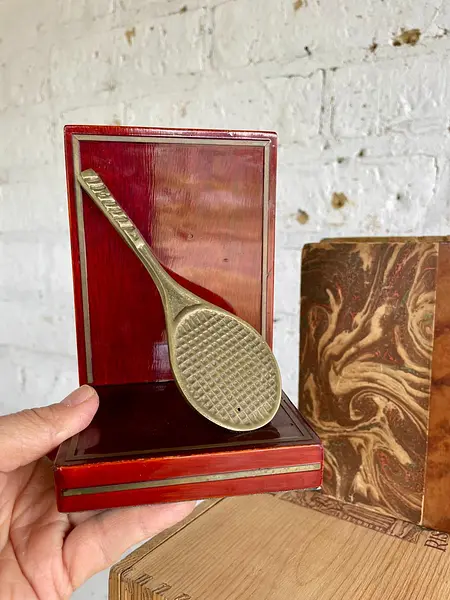 Tranca Libros Con Raquetas - U.S.A. 1980