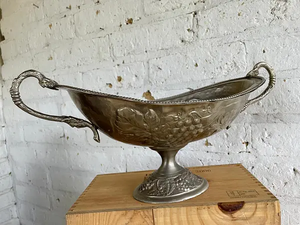 Copón Metálico Con Uvas Alto Relieve