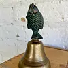 Campana De Mano Con Un Pez Como Mango