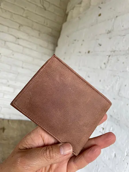 Billetera Plegable Rawlings En Cuero Natural - India 2020