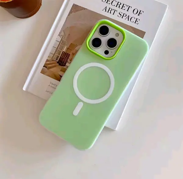 Case Verde Antishok Magsafe Mate Iphone 14pro+