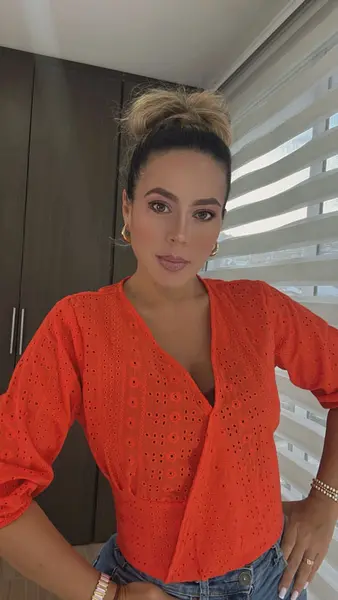 Blusa Elegante De Hojalillo Manga Larga