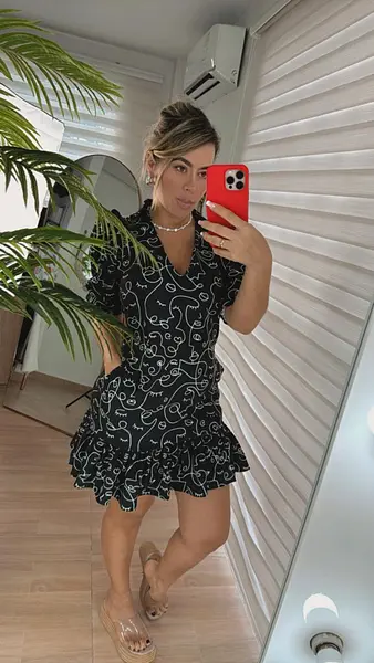 Vestido Negro – Versatilidad Atemporal