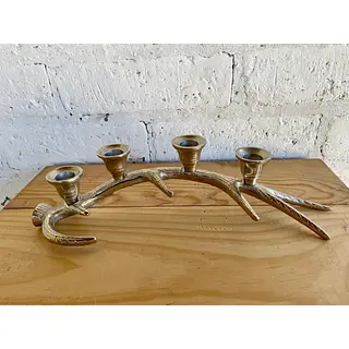 Candelabro Metálico Cacho Venado Para 4 Velas