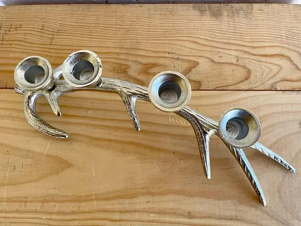 Candelabro Metálico Cacho Venado Para 4 Velas