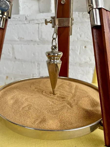 Péndulo Colgante En Trípode Zen De Arena - India 2005