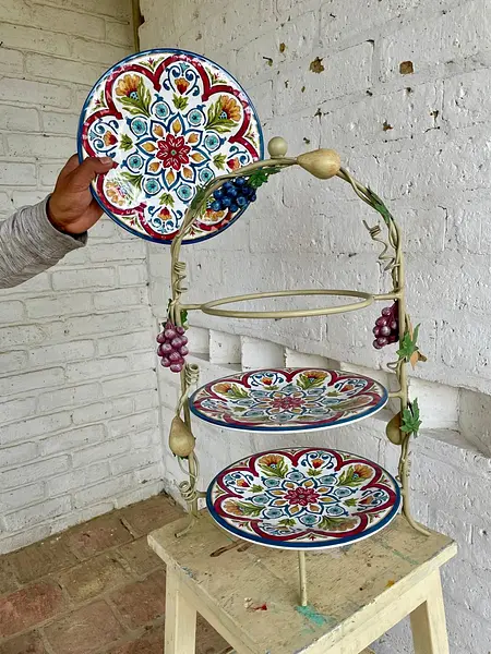 Soporte 3 Niveles Con Uvas Y Peras