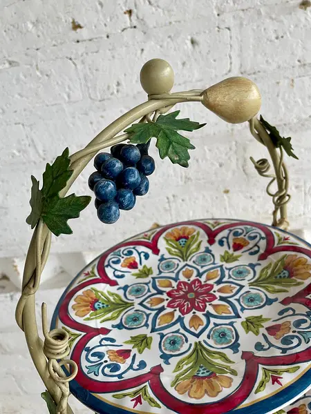 Soporte 3 Niveles Con Uvas Y Peras