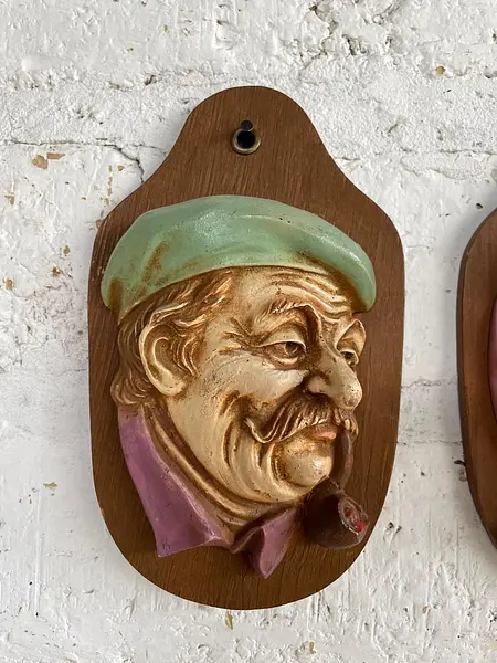 Rostro De Abuelos En Alto Relieve