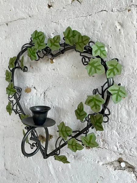 Candelabro Corazón Metálico De Hojas De Hiedra