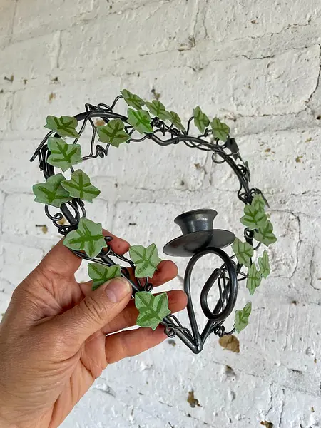 Candelabro Corazón Metálico De Hojas De Hiedra