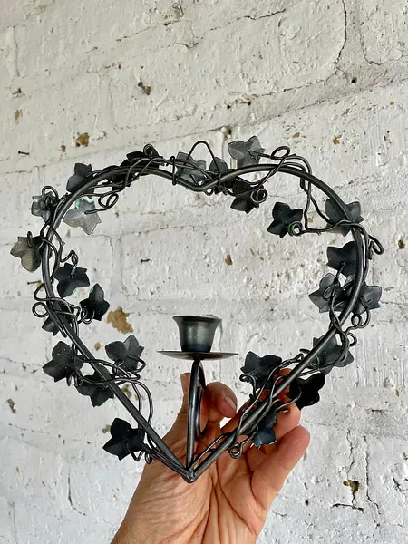 Candelabro Corazón Metálico De Hojas De Hiedra