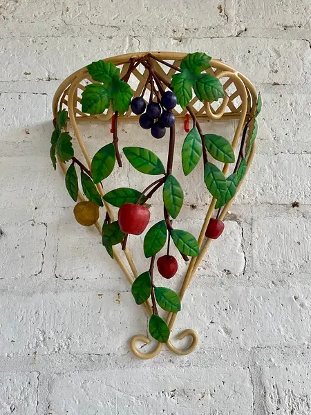 Repisa Con Frutas Y Ramas