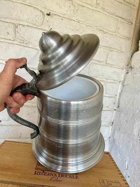 Hielera Jarro Cervecero Con Tapa - Hong Kong 1980