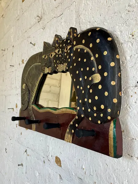 Espejo Y Percha Tallada En Madera - Indonesia 1990