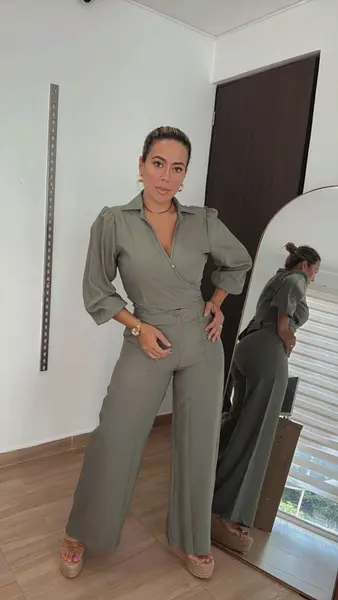 Conjunto Verde Chic Manga Larga