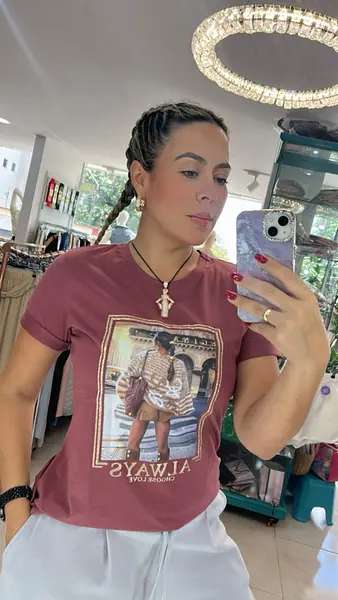 Camiseta Vino Tinto De Algodón: Básico Esencial Con Estilo