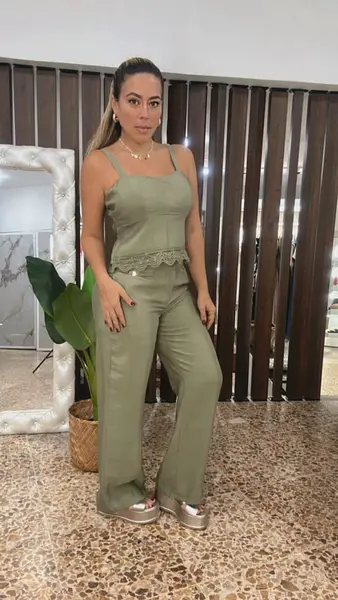 Set Verde Jade – Elegancia Suave Con Detalles En Encaje