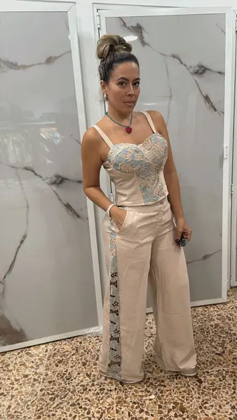 Set Con Camisa Tipo Corset Estructurada Y Pantalón Detalles
