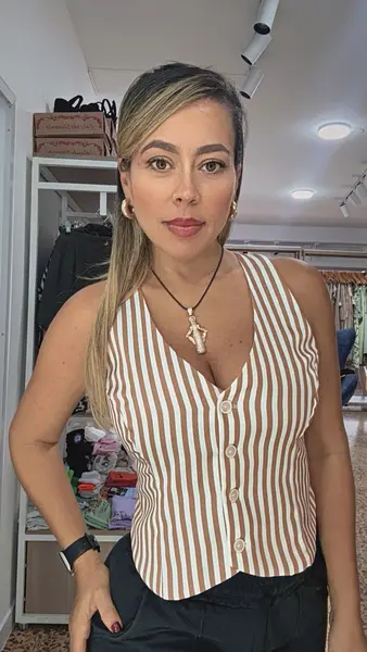 Camisa Tipo Chaleco A Rayas – Sin Mangas