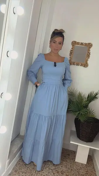 Vestido Largo Azul Bebé Con Escote Recto, Detalle Central Y