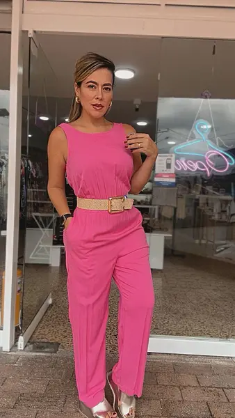 Enterizo Fucsia En Tela Suave Y Fresca, Con Caída Ligera