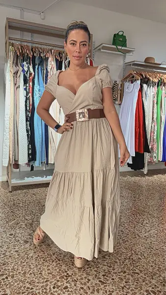 Vestido Beige Elegante Con Mangas Globo Y Detalle Cruz