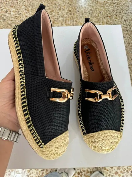 Zapatos Cerrados Con Estilo: Elegancia Y Comodidad En Cada P