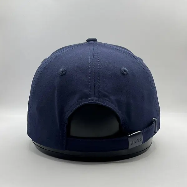 Hugo Azul Letras Blancas