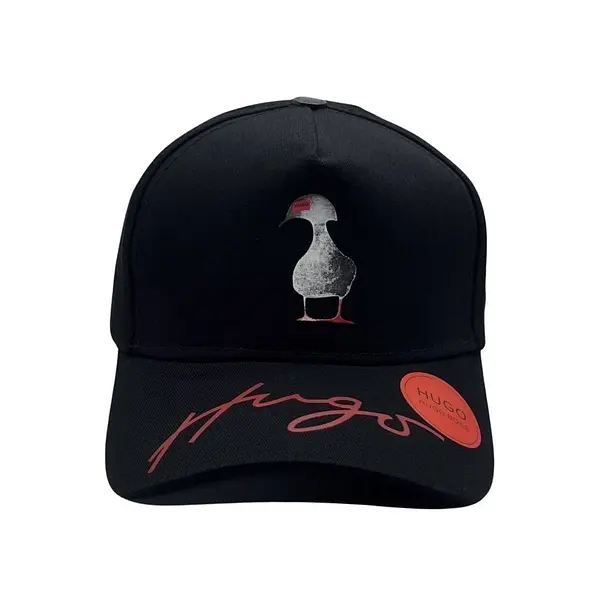 Hugo Negra Letras Rojas