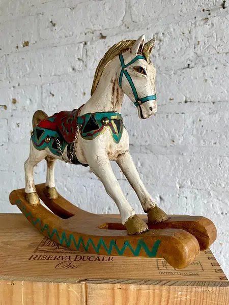Caballo Balancín Tallado En Madera