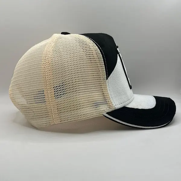 Goat Cabra Gamuza Blanco Negro