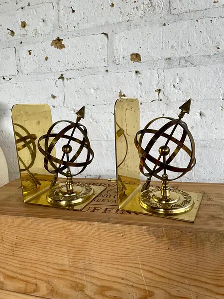 Tranca Libros De Esfera Armilar - Taiwan 1970