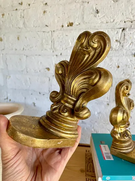 Tranca Libros X 2 Flor De Lis - Filipinas 1990