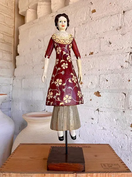 Figura Tallada En Madera