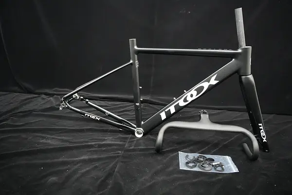 Marco De Ruta En Aluminio – Quetzal Color Negro