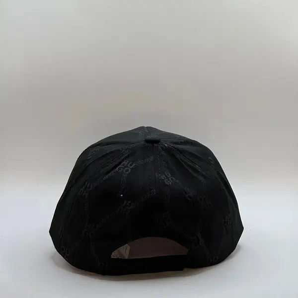 Hugo Negra Rombos Parche Cuero