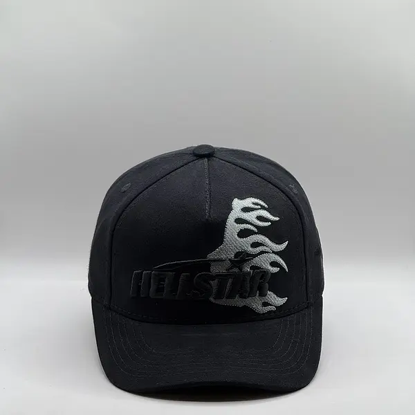 Hellstar Logo Plateado Letra Negra