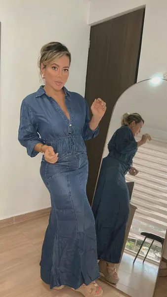 Set De Falda Y Blusa En Jean Muy Hermoso