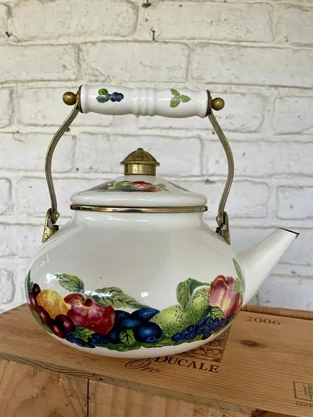 Tetera Esmaltada Con Tapa Y Asas De Bronce - Taiwan 1980