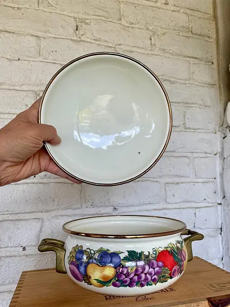 Olla Esmaltada Con Tapa Y Asas De Bronce - Taiwan 1970