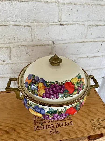 Olla Esmaltada Con Tapa Y Asas De Bronce - Taiwan 1970